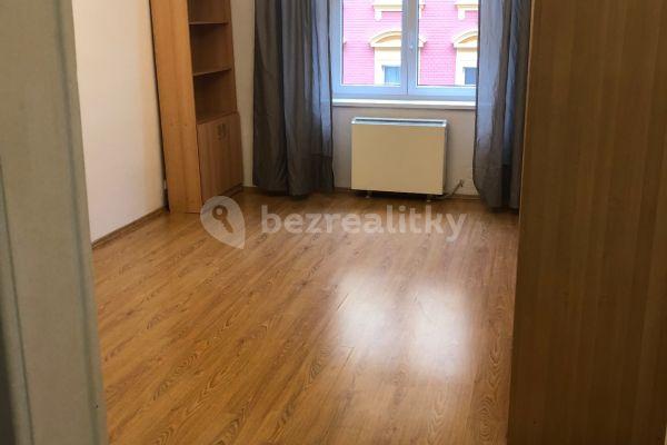 Small studio flat to rent, 32 m², Rejskova, Hlavní město Praha