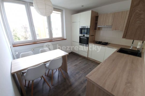 3 bedroom flat to rent, 79 m², Liptovská, Opava