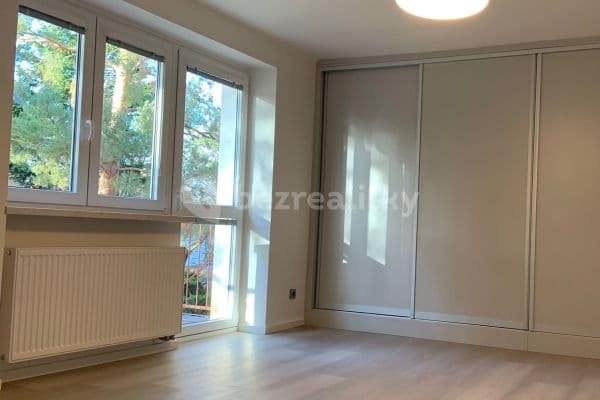 3 bedroom flat to rent, 70 m², Na Šmukýřce, Hlavní město Praha