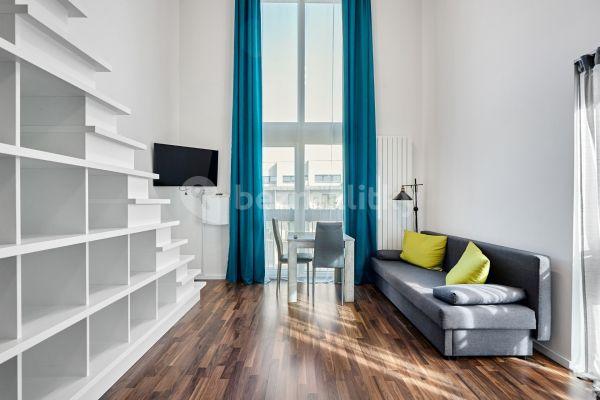 1 bedroom with open-plan kitchen flat to rent, 38 m², Novovysočanská, Praha