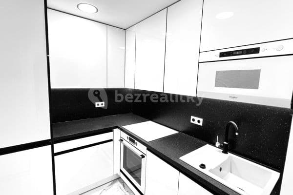 1 bedroom with open-plan kitchen flat for sale, 43 m², Cuřínova, Hlavní město Praha