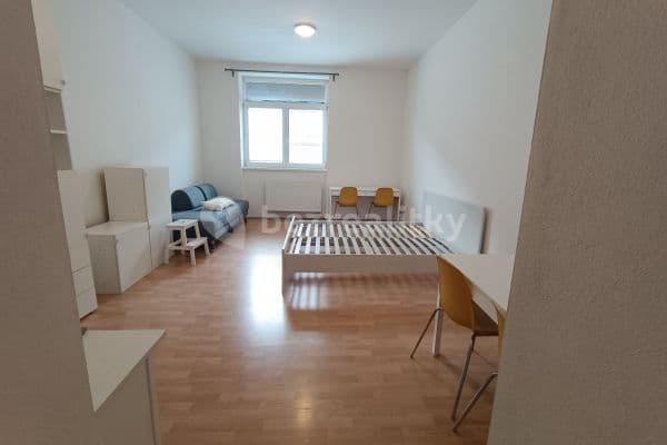 Studio flat to rent, 43 m², Francouzská, Brno