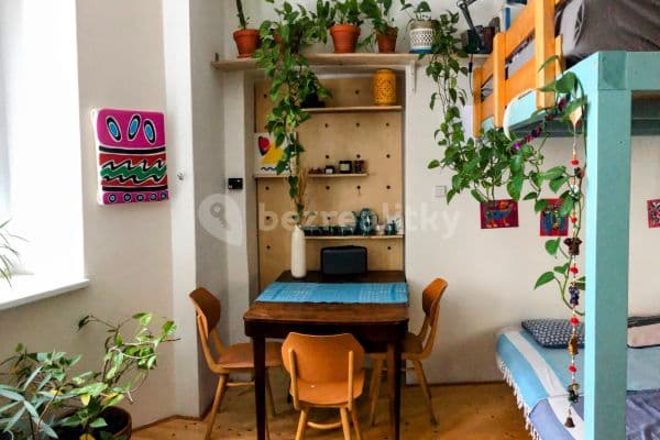 1 bedroom with open-plan kitchen flat to rent, 63 m², Za Strahovem, Praha