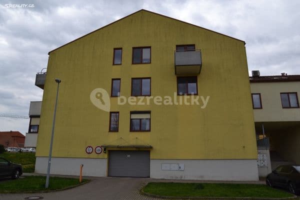 garage to rent, 15 m², Mladých Běchovic, Praha garage to rent, 15 m², Mladých Běchovic, Praha