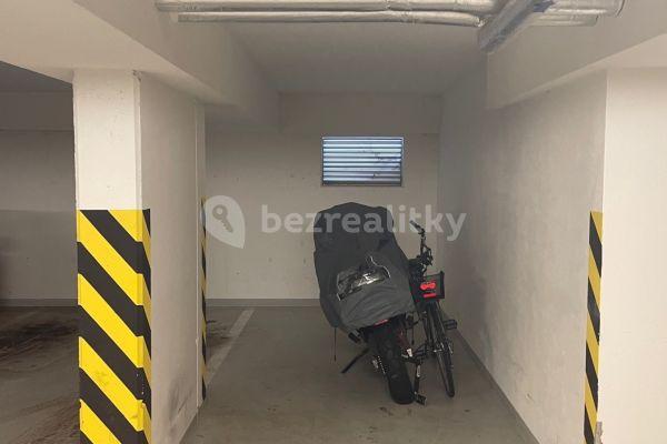 garage to rent, 12 m², Jaroslava Holečka, Kladno