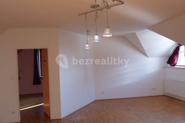 2 bedroom flat to rent, 114 m², Veselská, Žďár nad Sázavou