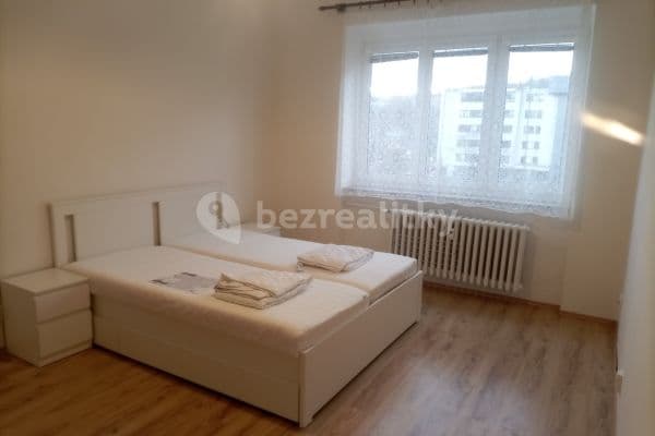 1 bedroom with open-plan kitchen flat to rent, 42 m², K Louži, Hlavní město Praha