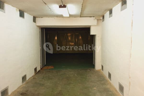 garage to rent, 18 m², Písečná, Hlavní město Praha garage to rent, 18 m², Písečná, Hlavní město Praha