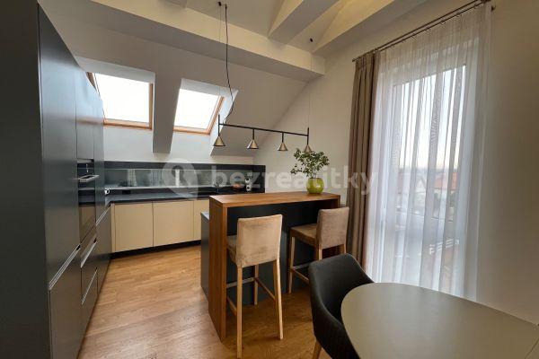 3 bedroom with open-plan kitchen flat for sale, 98 m², Nupacká, Nupaky