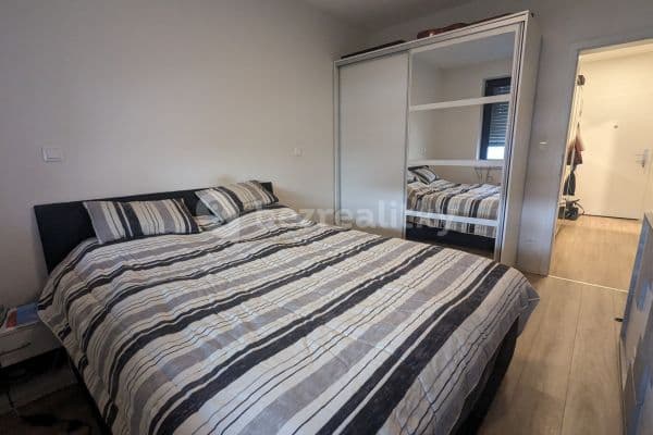 1 bedroom with open-plan kitchen flat to rent, 44 m², Kumpoštova, Brno 1 bedroom with open-plan kitchen flat to rent, 44 m², Kumpoštova, Brno