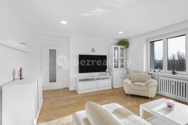 2 bedroom with open-plan kitchen flat for sale, 80 m², Poštovská, 