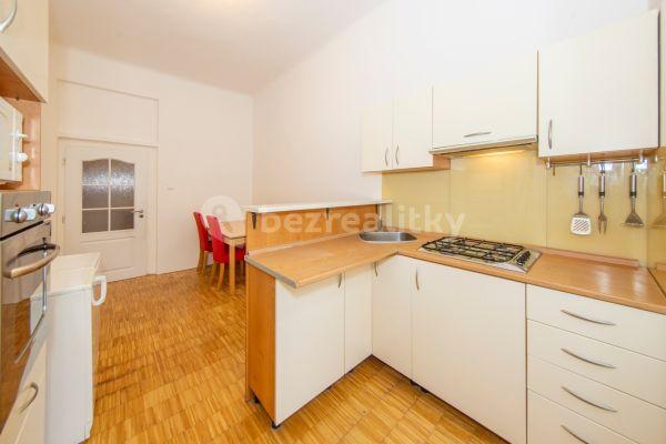 2 bedroom flat to rent, 65 m², Lucemburská, Hlavní město Praha