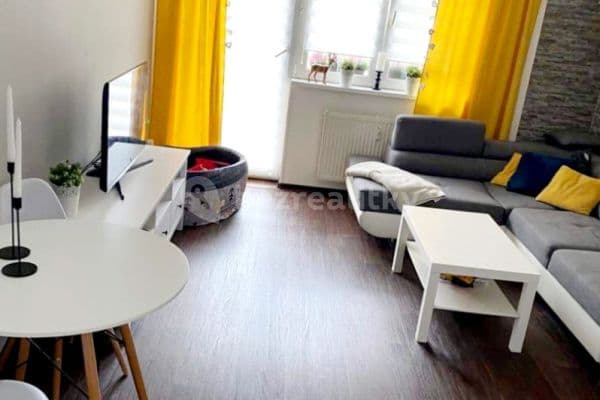 2 bedroom with open-plan kitchen flat for sale, 60 m², Na Strážišti, 