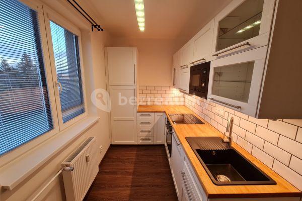 3 bedroom flat to rent, 67 m², Husova ulice, Dobrovice