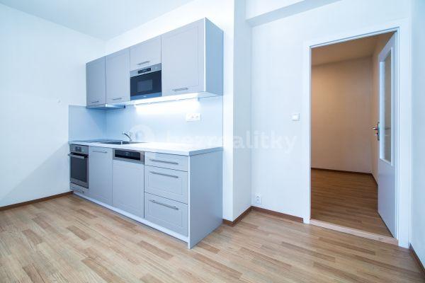 3 bedroom flat to rent, 98 m², Hodkovická, Liberec