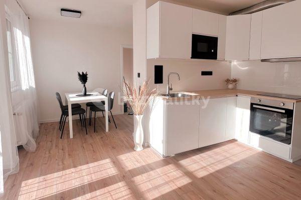2 bedroom with open-plan kitchen flat to rent, 64 m², Biskupcova, Praha