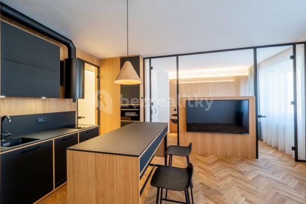 1 bedroom with open-plan kitchen flat to rent, 47 m², U Milosrdných, Hlavní město Praha