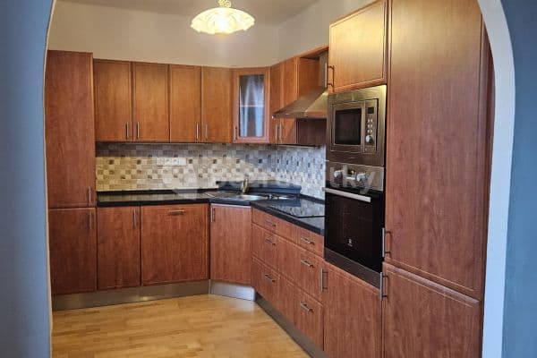 3 bedroom with open-plan kitchen flat to rent, 88 m², Osadní, Praha 3 bedroom with open-plan kitchen flat to rent, 88 m², Osadní, Praha