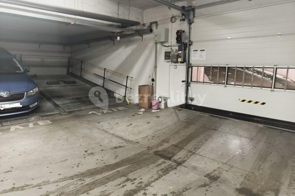garage to rent, 14 m², Na Žertvách, Hlavní město Praha