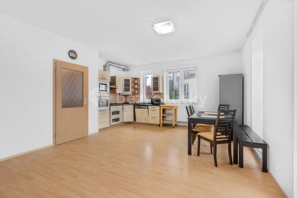 2 bedroom with open-plan kitchen flat to rent, 70 m², Velkoosecká, Praha
