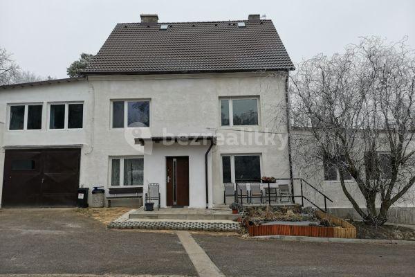 house for sale, 520 m², Husova, Kladno