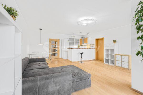 1 bedroom with open-plan kitchen flat to rent, 88 m², Plzeňská, Praha
