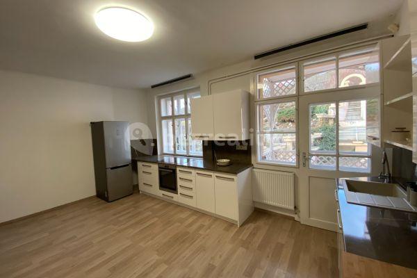 4 bedroom flat to rent, 84 m², Viniční, Brno