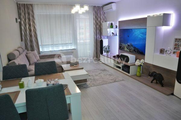 1 bedroom with open-plan kitchen flat for sale, 78 m², Hornoměcholupská, Hlavní město Praha