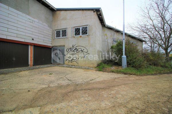 garage for sale, 395 m², Barvy, Brno