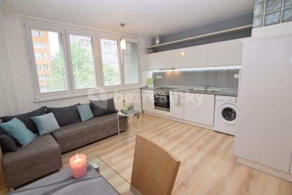 1 bedroom with open-plan kitchen flat to rent, 40 m², Zelená, Ostrava