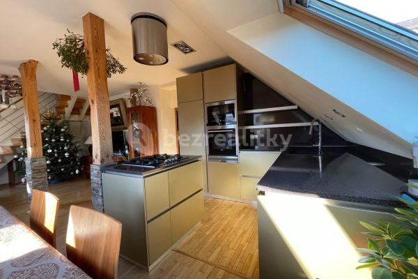 3 bedroom with open-plan kitchen flat for sale, 101 m², Krokova, Hlavní město Praha