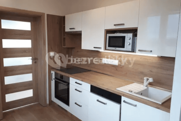 1 bedroom with open-plan kitchen flat for sale, 55 m², Urxova, Hradec Králové