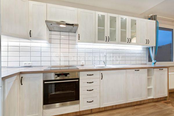 1 bedroom with open-plan kitchen flat for sale, 42 m², Horská, 