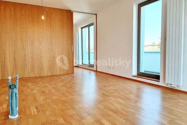 1 bedroom with open-plan kitchen flat for sale, 53 m², Žleby, Střelice
