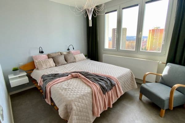 3 bedroom flat to rent, 83 m², Zárubova, Praha 3 bedroom flat to rent, 83 m², Zárubova, Praha