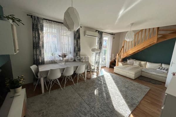 2 bedroom with open-plan kitchen flat to rent, 78 m², Jiřice 2 bedroom with open-plan kitchen flat to rent, 78 m², Jiřice