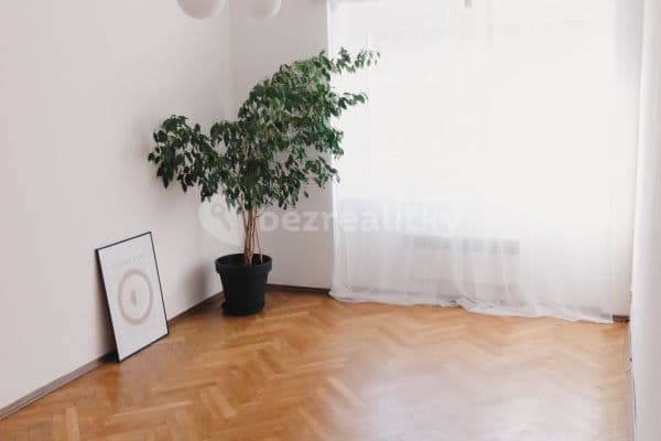 3 bedroom flat to rent, 73 m², Jeremenkova, Praha