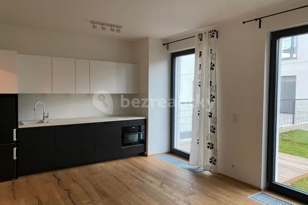 Studio flat to rent, 35 m², Lerausova, Hlavní město Praha