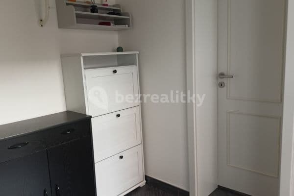 3 bedroom flat to rent, 79 m², Vrapická, Kladno
