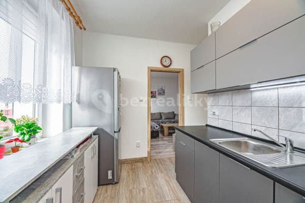 2 bedroom flat for sale, 52 m², Čs. armády, 