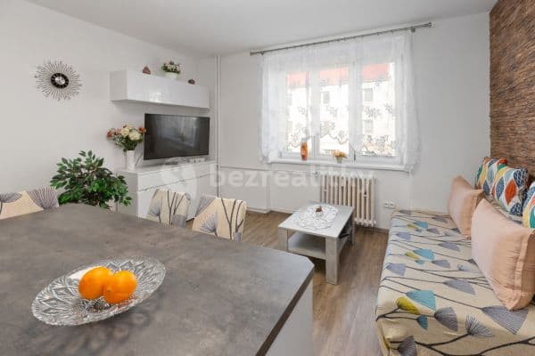 1 bedroom with open-plan kitchen flat for sale, 57 m², Oskara Nedbala, 