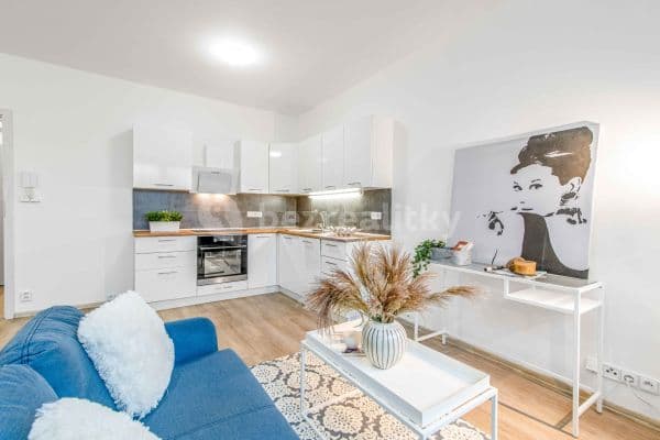 Studio flat to rent, 34 m², Klučovská, Český Brod Studio flat to rent, 34 m², Klučovská, Český Brod