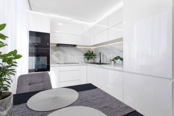 2 bedroom flat for sale, 63 m², Fibichova, 