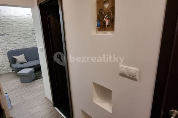 4 bedroom flat to rent, 72 m², Znievska, Bratislava