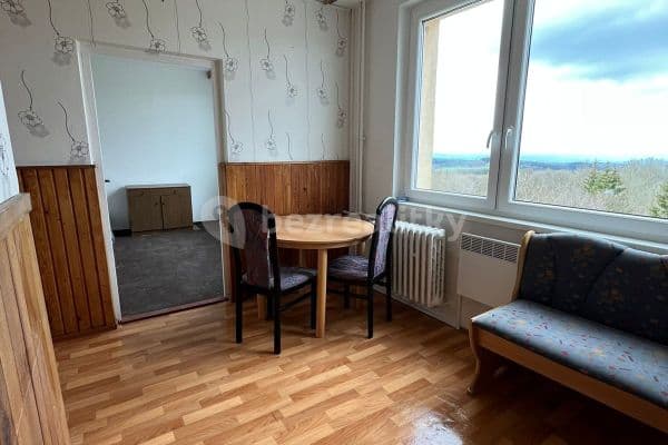 4 bedroom flat for sale, 87 m², Rovná