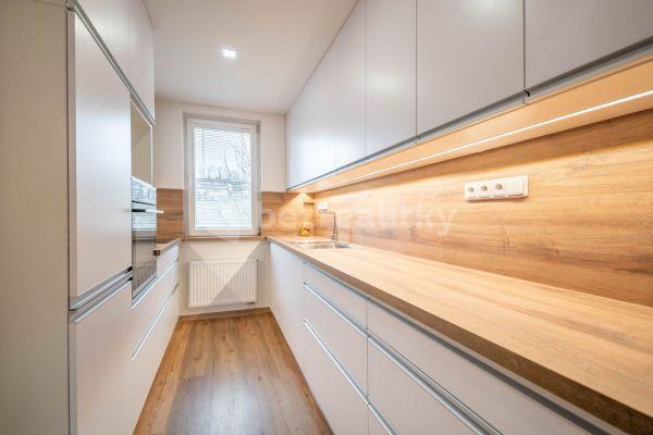 3 bedroom flat for sale, 77 m², K farmě, 