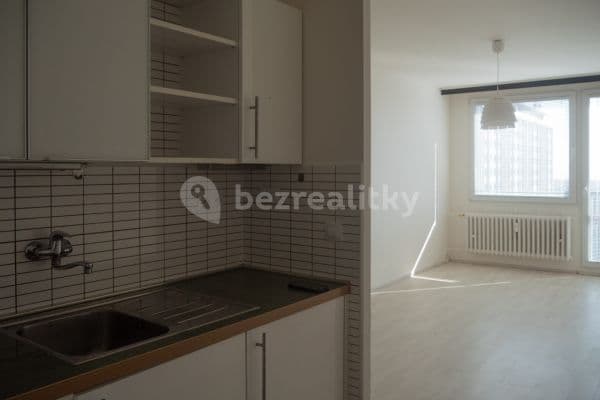 1 bedroom with open-plan kitchen flat to rent, 44 m², Taussigova, Hlavní město Praha