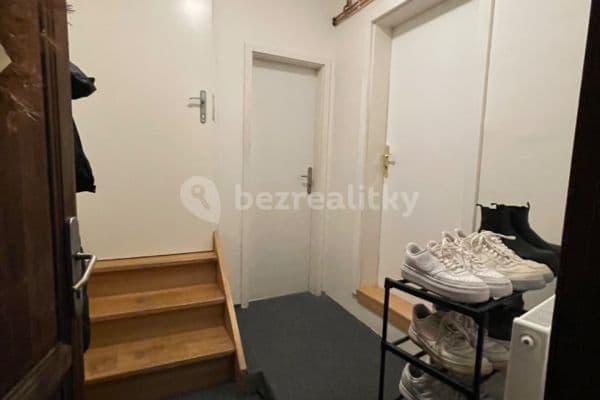 3 bedroom with open-plan kitchen flat to rent, 80 m², Hostivická, Praha