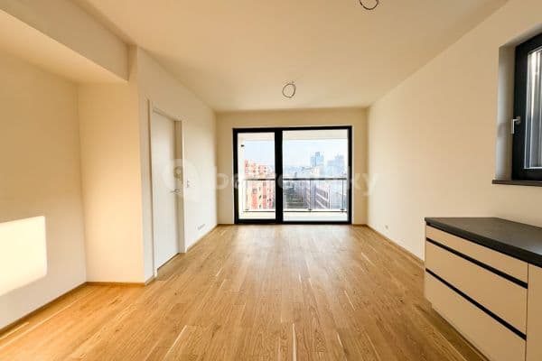 1 bedroom with open-plan kitchen flat to rent, 54 m², Jankovcova, Praha 1 bedroom with open-plan kitchen flat to rent, 54 m², Jankovcova, Praha