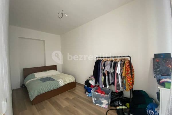 2 bedroom with open-plan kitchen flat to rent, 83 m², Víta Nejedlého, Praha